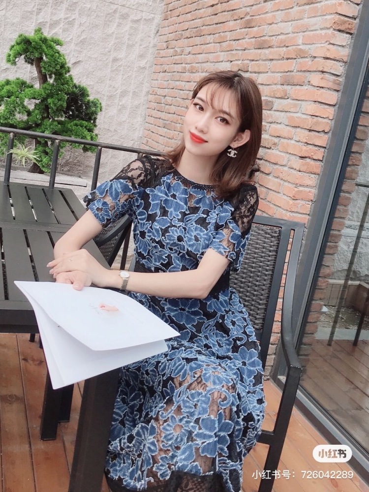 A*🔱精品欧韩货女装-福建省·泉州市·晋江市-抖音,***-本人是做兼职服装模特和脚膜!有长期经验希望有商家合作拍版可以寄拍 效果包你们满意 照片可以自己修 自己拍或者找更好颜值小姐姐拍都可以