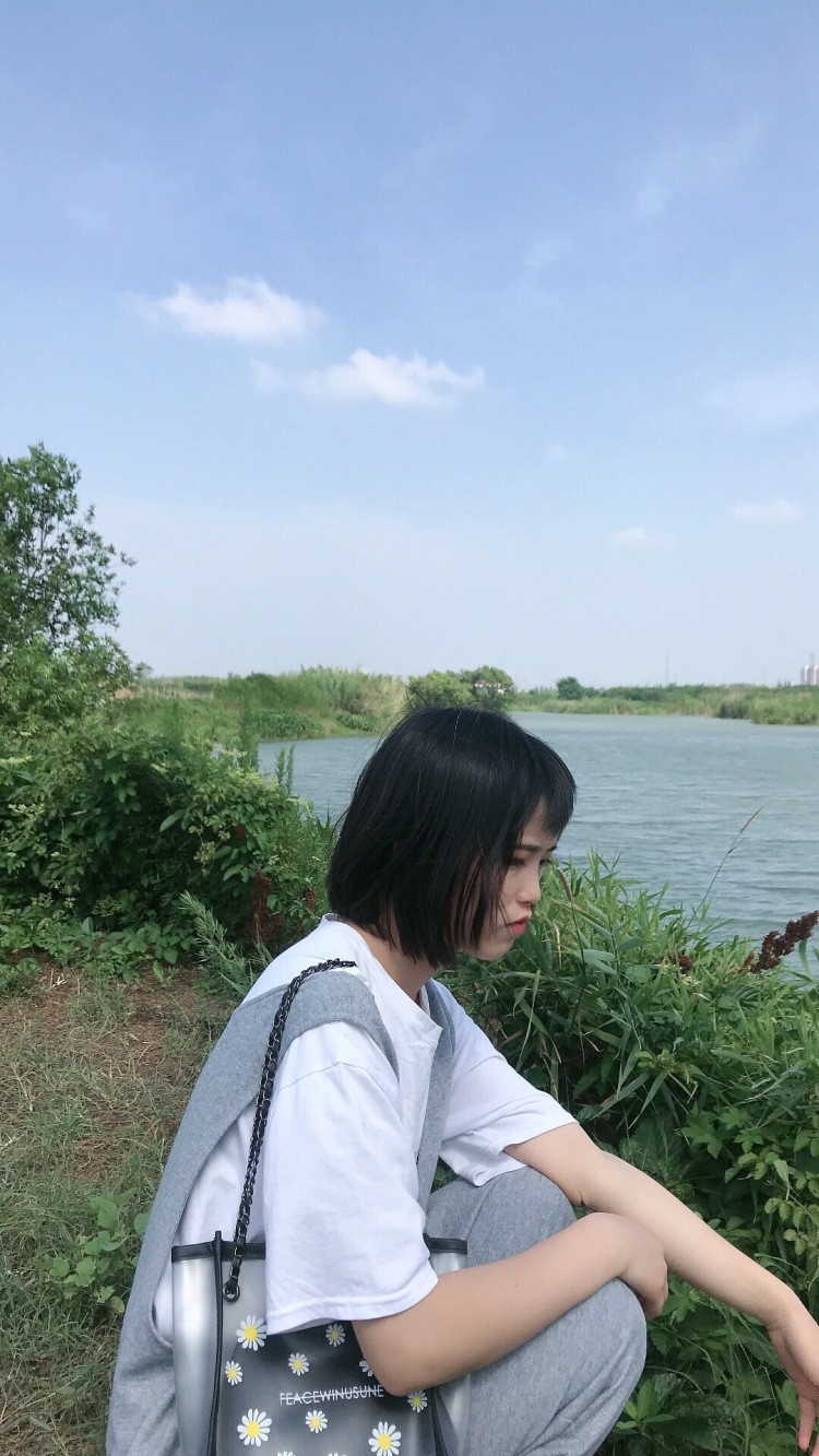 百事可乐-江苏省·常州市·金坛区-快手 抖音-自我认为自己是个甜美的女孩子，同时也可以接受任何风格。我相信自己有那个能力驾驭。身高1.65喜欢拍照，有个还不错的摄影师，