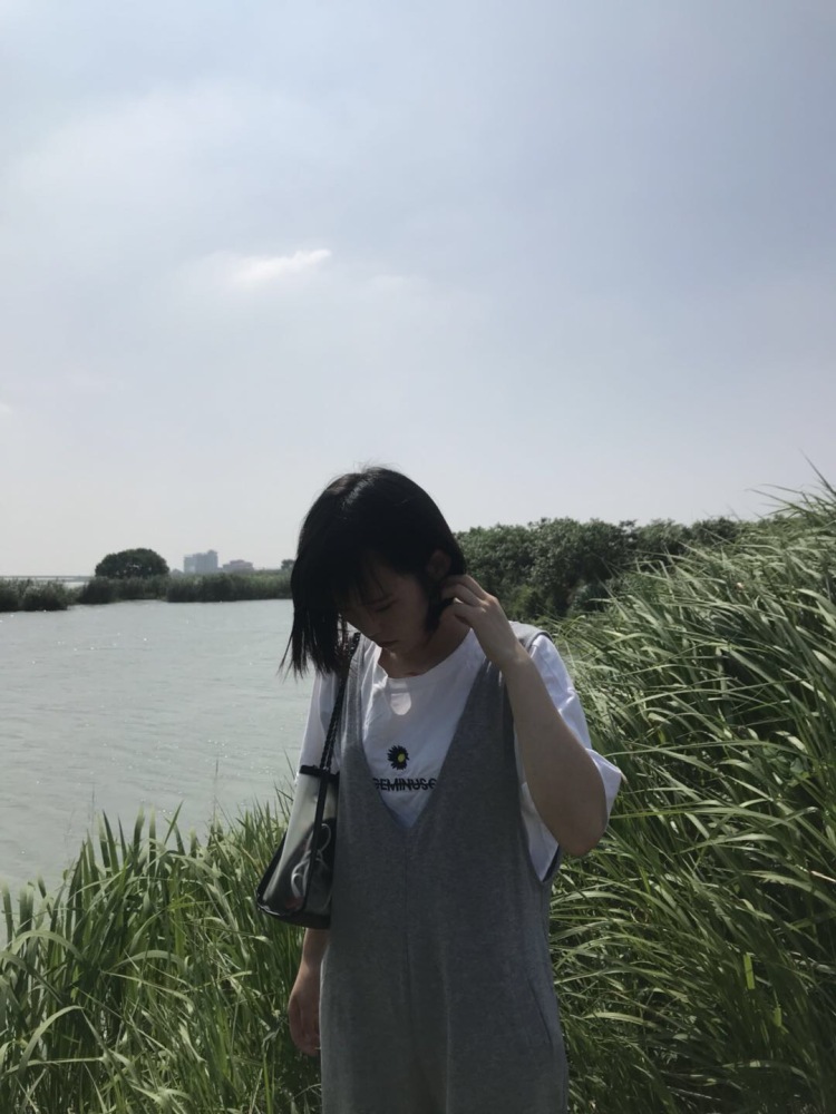 百事可乐-江苏省·常州市·金坛区-快手 抖音-自我认为自己是个甜美的女孩子，同时也可以接受任何风格。我相信自己有那个能力驾驭。身高1.65喜欢拍照，有个还不错的摄影师，