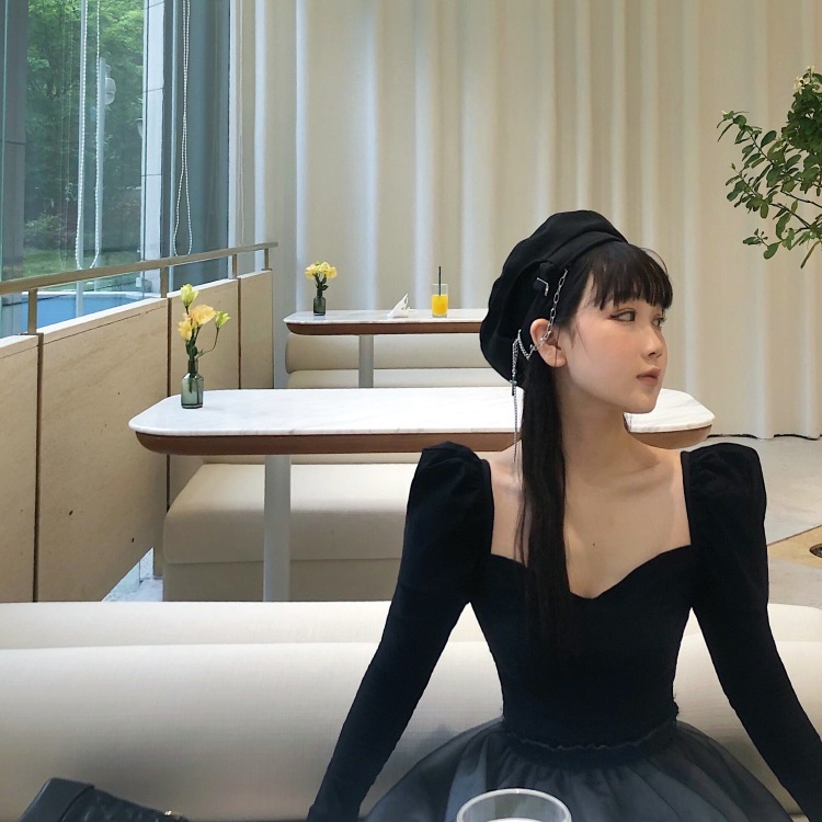 一个悦亮🌙-浙江省·杭州市·江干区-抖音-擅长摆拍 擅长p图 做过拍板模特 支持无风险寄拍 支持探店打卡