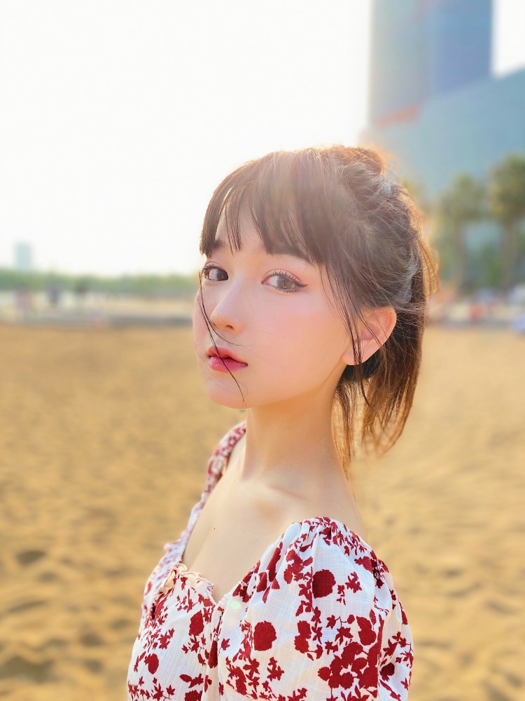 一个悦亮🌙-浙江省·杭州市·江干区-抖音-擅长摆拍 擅长p图 做过拍板模特 支持无风险寄拍 支持探店打卡