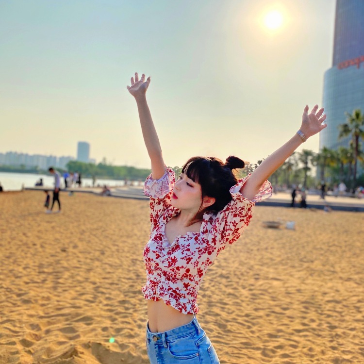 一个悦亮🌙-浙江省·杭州市·江干区-抖音-擅长摆拍 擅长p图 做过拍板模特 支持无风险寄拍 支持探店打卡