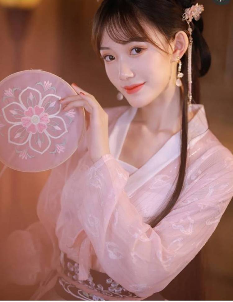 风恋涯-广东省·广州市·天河区-*** 点评 -广东省广州市广州东站汉服写真+体验+下午茶无费置换
欢迎大众点评***博主,到店打卡,享受128元/800元套餐,按账号情况分配套餐,
按要求完成作业,发布至***,点评