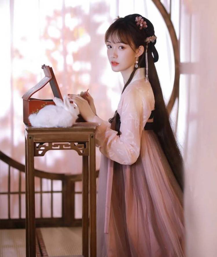 风恋涯-广东省·广州市·天河区-*** 点评 -广东省广州市广州东站汉服写真+体验+下午茶无费置换
欢迎大众点评***博主,到店打卡,享受128元/800元套餐,按账号情况分配套餐,
按要求完成作业,发布至***,点评