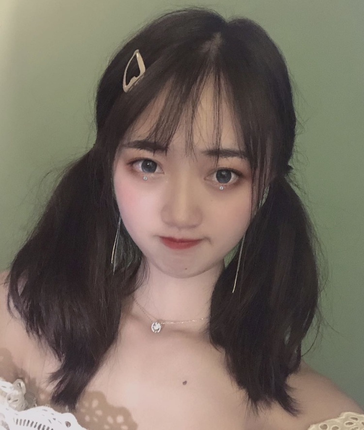陈MM-四川省·成都市·双流区-抖音-抖音有5万粉丝,可甜可萌,身高164.体重92.可以直播卖货或者拍作品挂链接,接衣服和饰品,最好能遇见淘宝商家长期合作。