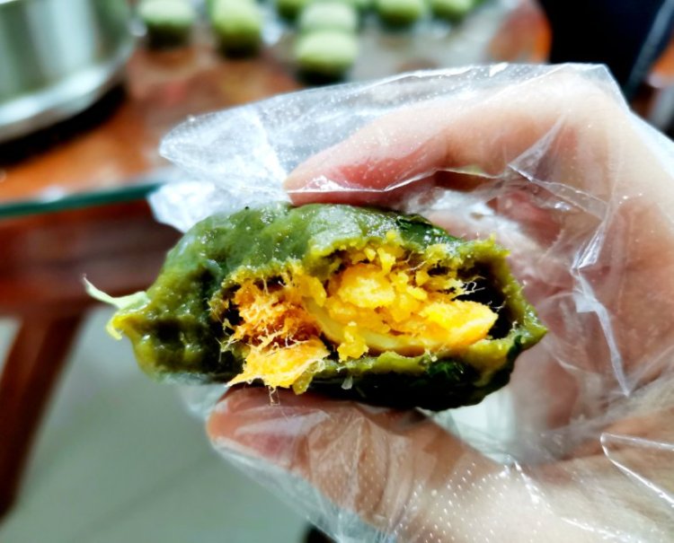 糯糯-浙江省·舟山市·定海区-微博***b站-长得天然,会熟练使用mix,ps等修图软件,摄影会一点,会基础尤克里里弹唱,平时爱旅行,爱看老电影,看读书。拍过校园微视频,对吃也比较有研究。平时可以接买家秀,拍短视频,也可以做网拍模特。打扮偏向日系