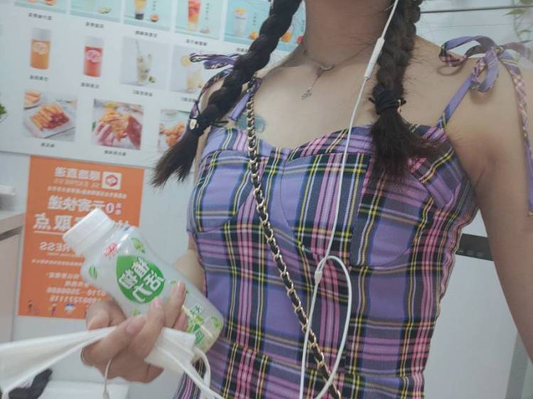 Mi Manchi-湖北省·襄阳市·樊城区-抖音 *** -在校学生 美术专业
可接商品买家秀、校园推广、软文推广、开箱测评等