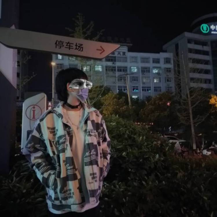 一一-湖北省·黄冈市·麻城市-抖音 ***-学生党 接网拍服装 美瞳 饰品(可商议) 会写种草文案 校园推广 会p图 会拍照 可当平面模特