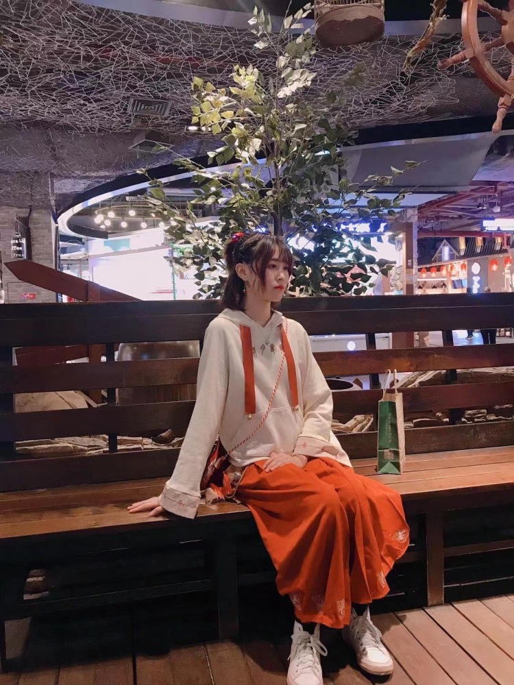 Ryosuke🍓-广东省·佛山市·南海区--接单啦!日常喜欢拍照,新手,接拍买家秀,风格多样!喜好二次元,绘画,有意者扣我!