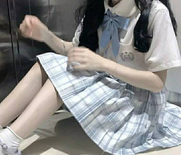 菲姐-安徽省·芜湖市·芜湖县-抖音，微博，快手，***-一名04年的中专生喜欢拍照，唱歌🎤，喜欢好看的衣服炒鸡喜欢jk裙