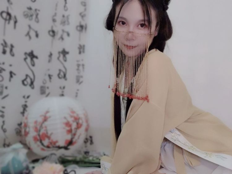 狐仙卿卿-湖北省·武汉市·江岸区-朋友圈,微博,抖音-平时喜欢拍照,会P图,可以做淘宝模特,接寄拍,买家秀等,有意的商家可以联系我~