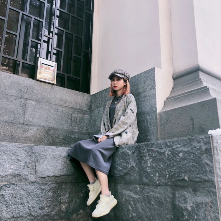 Akiki-广东省·东莞市·厚街镇-抖音 微博 ***-长得还行会拍照，但没有多少粉丝，可以接一些买家秀之类的小单，太复杂的就算了