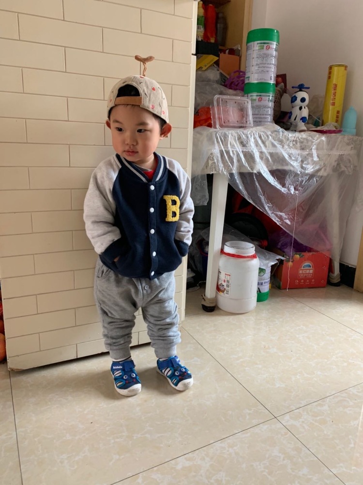 .-湖北省·武汉市·洪山区-微博-全职宝妈,男宝宝一名,可以接拍童装,买家秀,可以简单的修图,