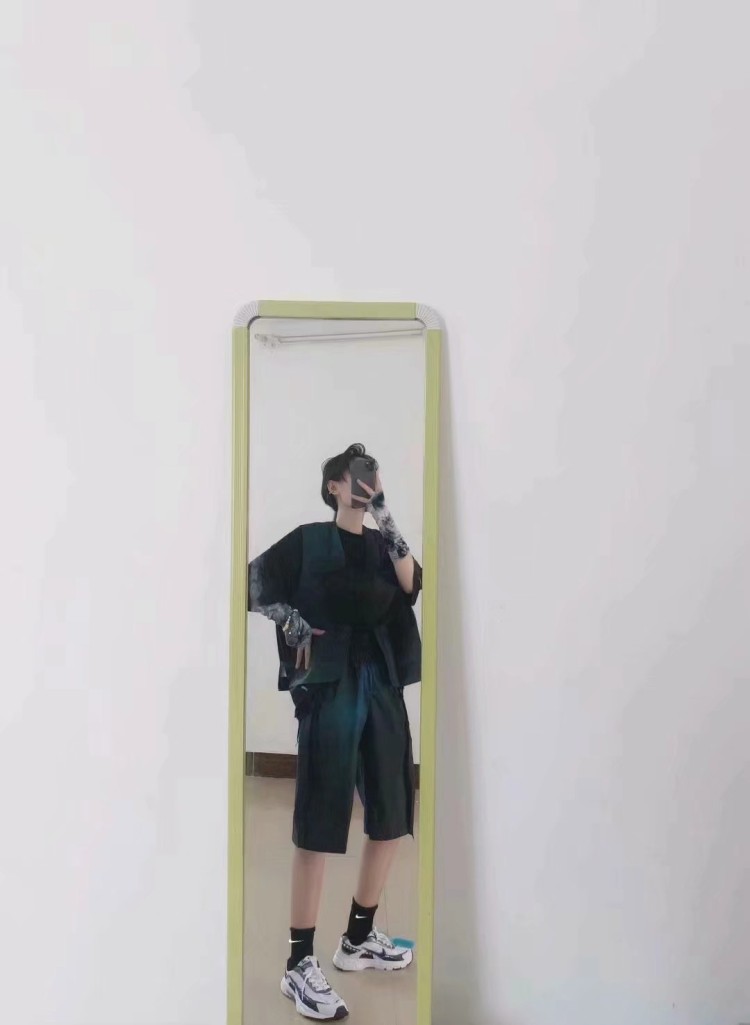 伲迦-广东省·广州市·天河区-美图快手哔哩微博-接寄拍,接对镜拍的商家。买家秀,风格类目不限,费用可以谈。会简单ps.规定期间能出图到满意为止。