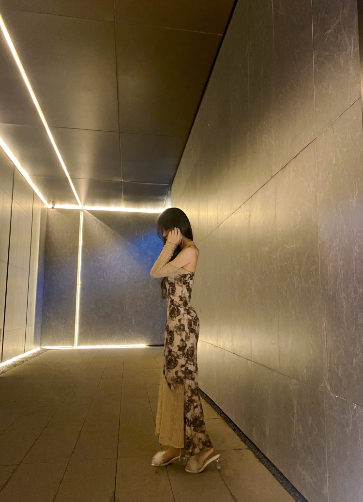 王姑娘✨-北京市·北京市·东城区-抖音、微博等-特长:拍短视频、后期剪辑、喜欢穿搭
接受:买家秀、网拍、饰品等,喜欢接触学习新的事物
希望我们可以在此刻相遇🐳