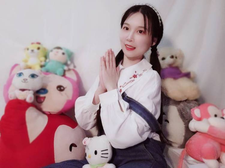 狐仙卿卿-湖北省·武汉市·江岸区-朋友圈,微博,抖音-平时喜欢拍照,主要类型有小清新、汉服等,除了太性感的不接受,其他的都可以。想做汉服模特或者网店模特,也可以做买家秀,寄拍等