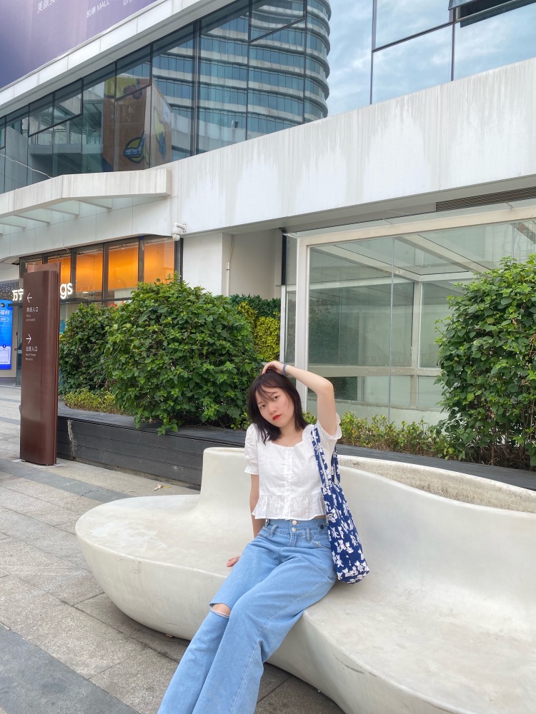 山有扶苏-广东省·佛山市·南海区--会弹钢琴和尤克里里 ,能拍照修图,耐心接推广,身高163 体重90 图片是我接的卷发棒