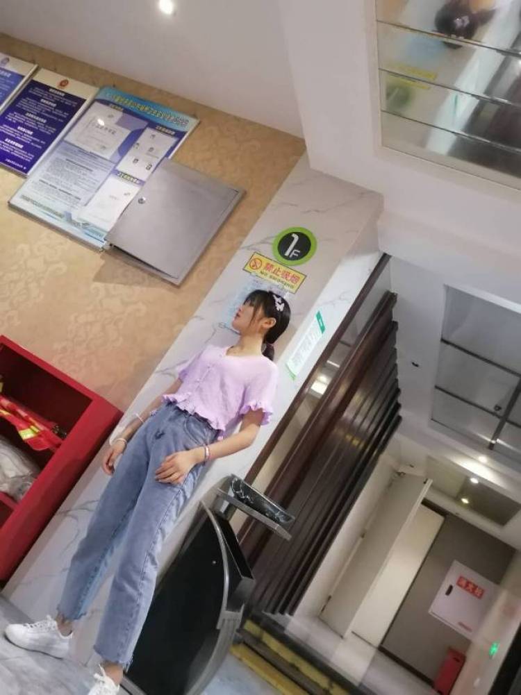 815-重庆市·重庆市·綦江区--会拍照 会修图 可以送拍 寄拍 都OK 什么风格都可以驾驭 包卖家满意 照片都是原相机拍摄