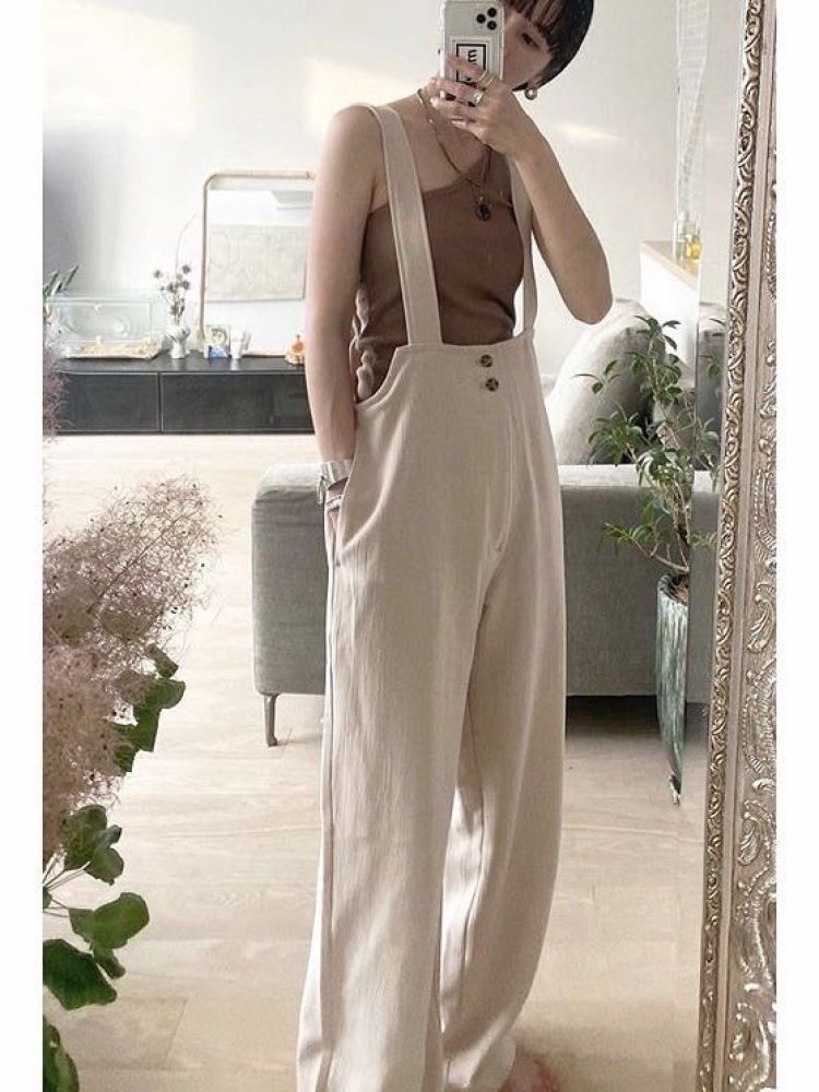 SUKÓ 苏壳-广东省·汕头市·澄海区--1、服装工作室找缪斯小姐姐
2、身高163/45kg左右,身材纤细,一点点性冷淡气质
3、可以没经验但喜欢拍照,擅长对镜自拍,时髦会穿搭,可驾驭法式/韩系/复古多种风格,懂得展示服装亮点
4、长期合