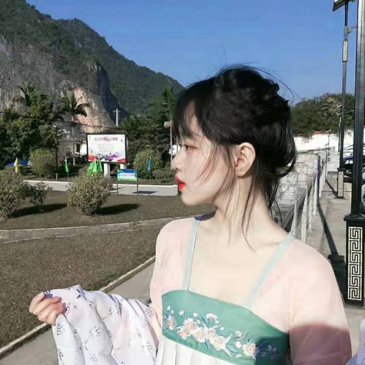 .-广西壮族自治区·南宁市·兴宁区-快手-会修图构图,擅长拍ins风,性冷淡风格的图片,什么风格都可以驾驭,最重要的是我很便宜,金主爸爸看看我