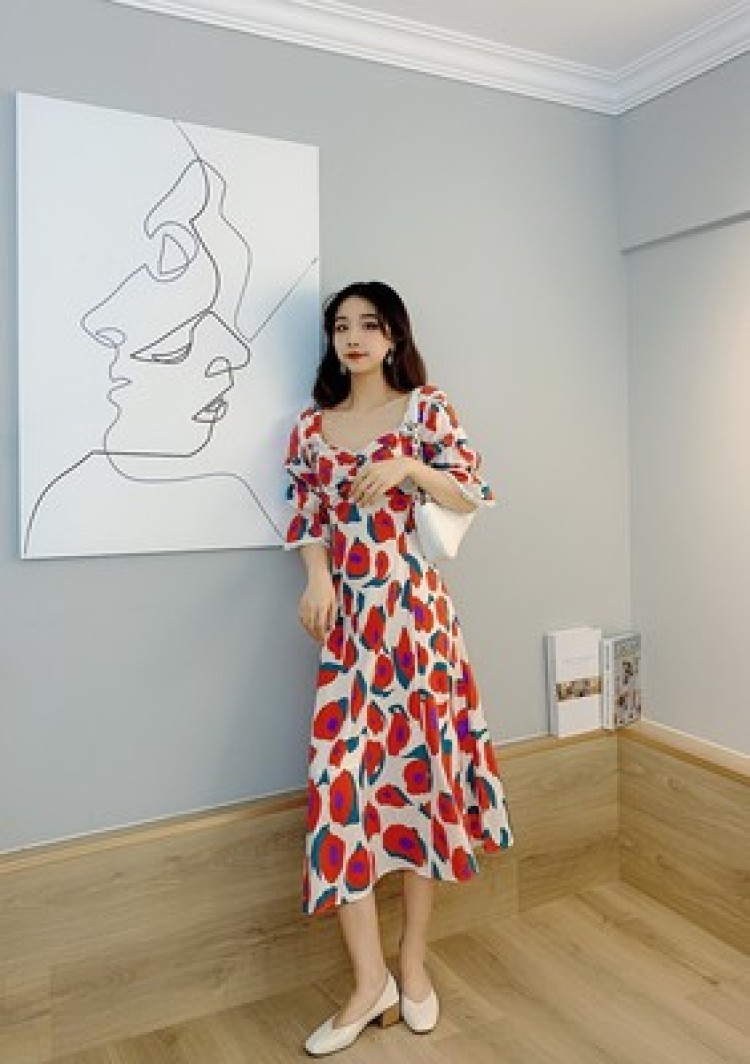 几米阳光-四川省·成都市·武侯区--天猫女鞋产品，招买家秀合作，要求如下：身高160以上，身材苗条会搭配,收到产品完成买家秀任务后，（寄回产品，寄回快递费自理）返本佣