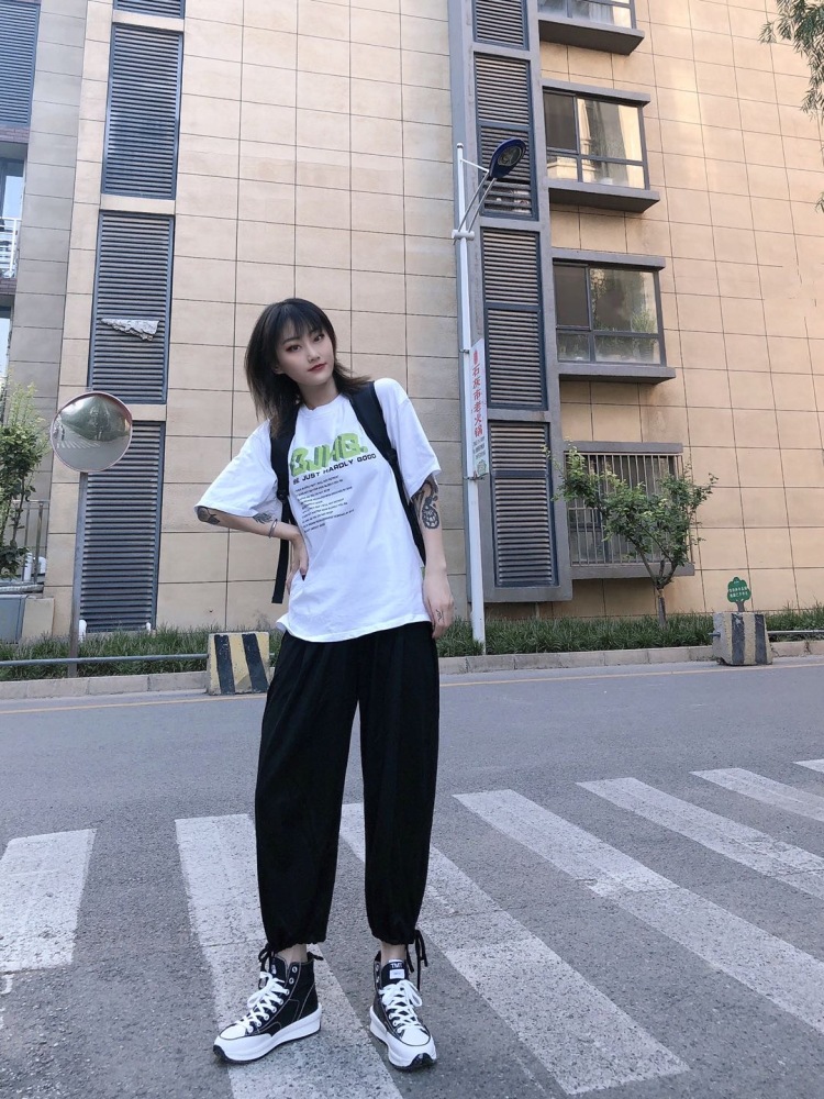大猫-北京市·北京市·通州区-抖音-168cm,50kg,长期接拍买家秀,多风格,多件价格可议,一般三天内出图,