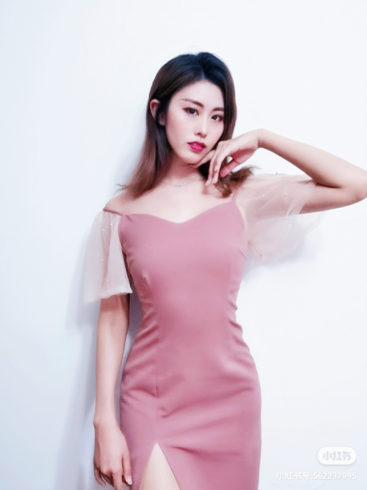 Kimi 羽-辽宁省·沈阳市·沈河区-微博 抖音 斗鱼-本人170cm,55kg。
有影楼客片、妆面及走秀经验。
接平面拍摄,走秀,网拍,寄拍,买家秀。