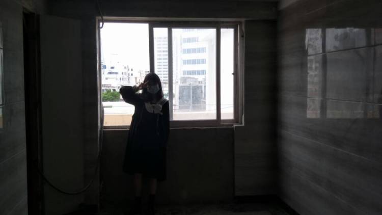 软肋。-海南省·海口市·美兰区--初二学生,体重80,身高160,接受网拍,寄拍,不露脸,会调滤镜,衣服鞋子类都可以接受。