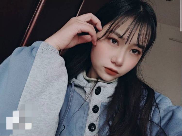 百草味-湖北省·襄阳市·老河口市-抖音-甜美风更多,在校学生学院风也可以,主接服饰单其他暂且不考虑,服饰单会凸显衣物等拍照技巧