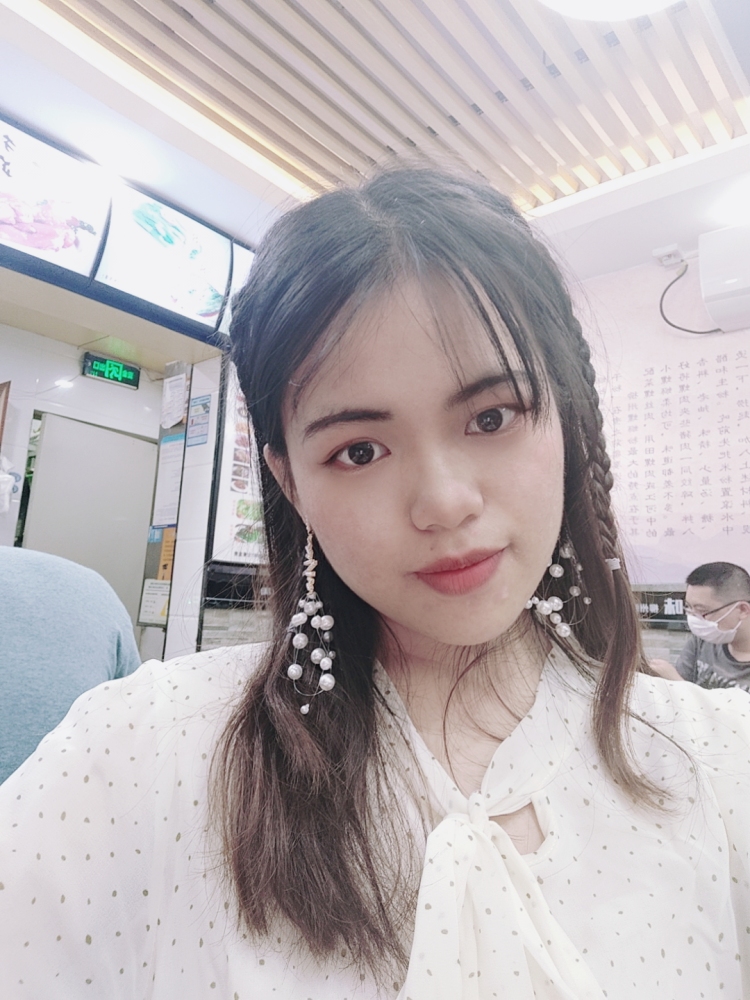 丽-广东省·深圳市·龙岗区--我喜欢拍照,自己也会批图,可以自由接单网拍,实现优秀买家秀的需求。