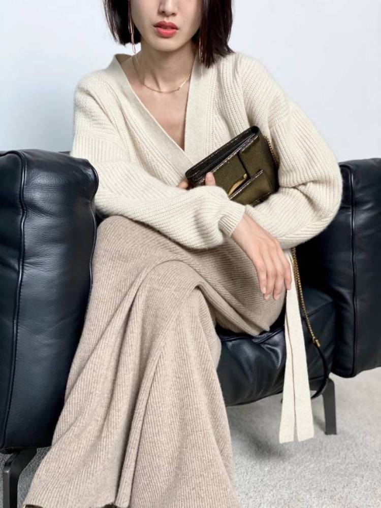 J. Ronnie（不听语音)-浙江省·嘉兴市·南湖区-抖音，快手-12年历史的轻高端羊绒品牌、自有工厂的时尚女装寻求抖音/快手主播直播带货合作