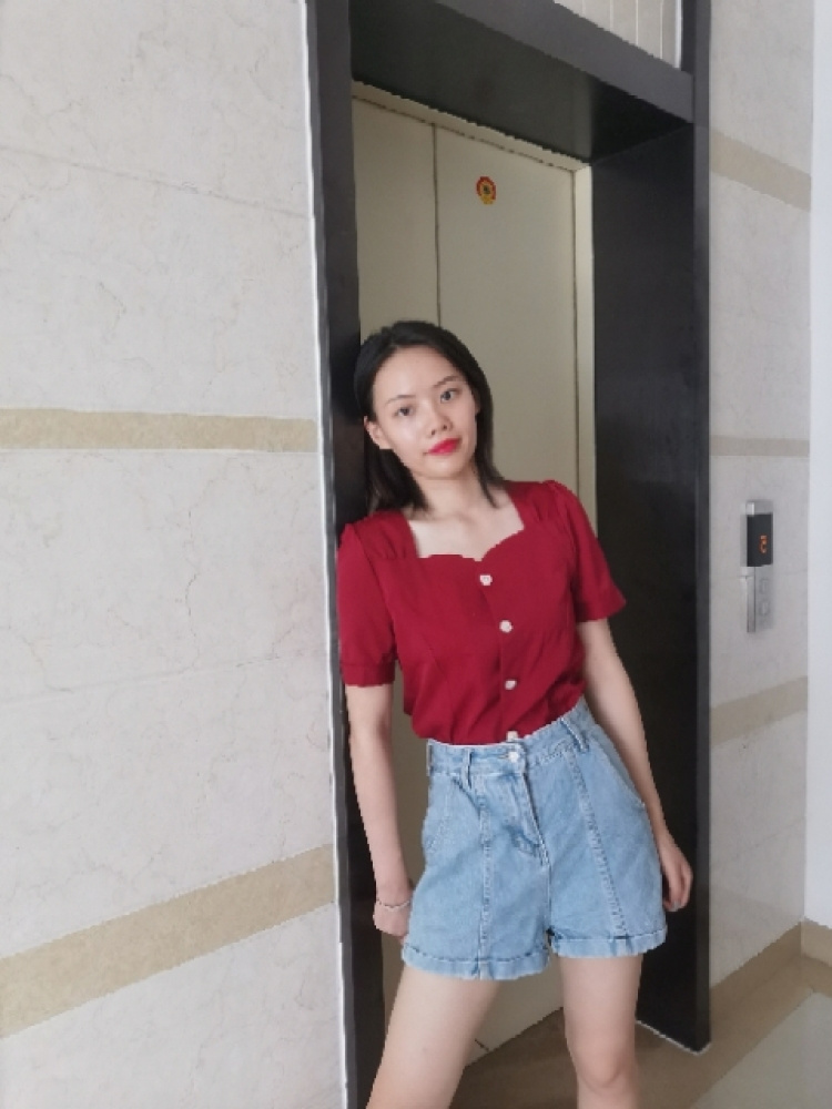 呼啦-广东省·清远市·清城区-抖音 ***-接买家秀，直接上图，以下是部分接拍过的，非诚勿扰，可盐可甜。163   ，46 kg   21岁。