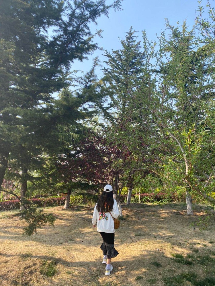 二十-山东省·潍坊市·奎文区-抖音，微博，***，快手-本人165cm/50kg
接寄拍，送拍，买家秀。（淘宝、拼多多都🉑 ）服装，化妆品，饰品（戒指耳饰等）
可爱  文艺 酷 学院等风格都可驾驭。
欢迎有需要的商家联系哦~