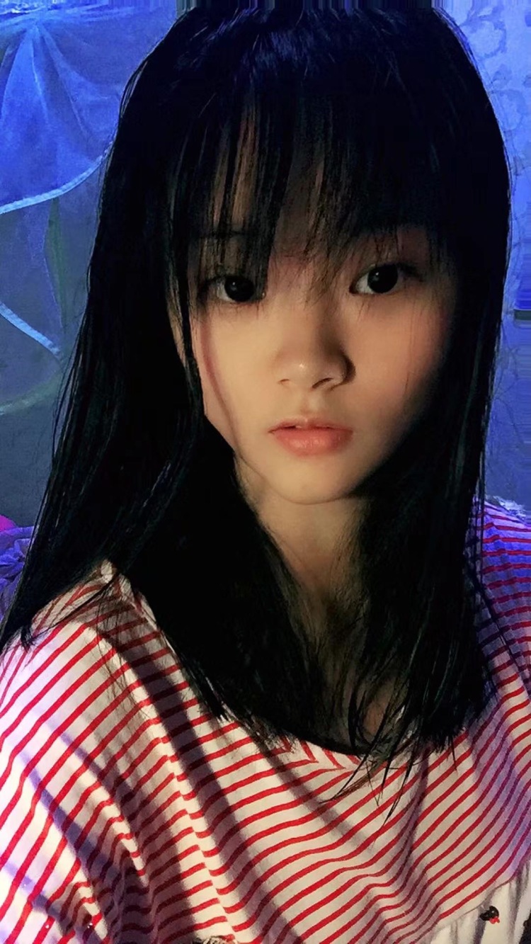 采蘑菇的小姑娘-江苏省·无锡市·新吴区--身高168体重50kg。买家秀,平面模特兼职,种草姬。喜欢拍照,擅长修图。喜欢jk,汉服,风格多变,可驾驭大部分风格。