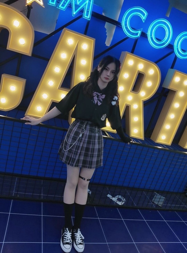 采蘑菇的小姑娘-江苏省·无锡市·新吴区--身高168体重50kg。买家秀,平面模特兼职,种草姬。喜欢拍照,擅长修图。喜欢jk,汉服,风格多变,可驾驭大部分风格。