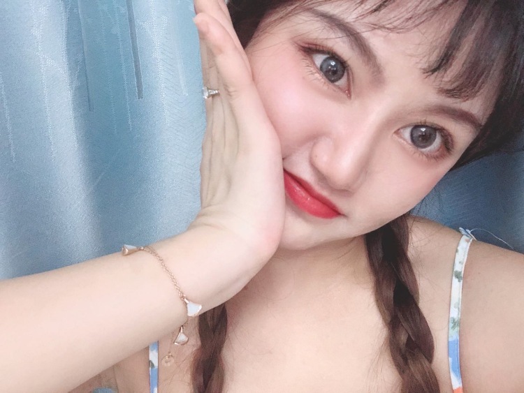 陈11-陕西省·延安市·宝塔区-微博-古筝弹奏 尤克里里弹唱
彩妆试色 探店打卡
衣服食品测评
买家秀