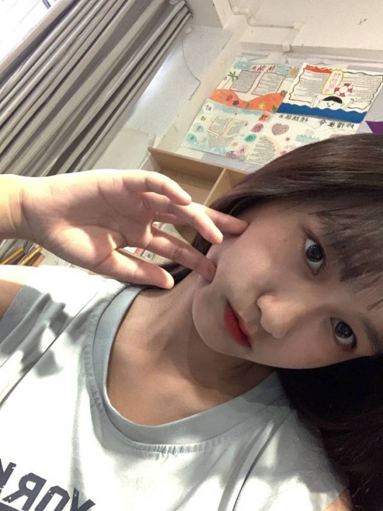 小凤-贵州省·遵义市·仁怀市-快手-我的兴趣爱好就是爱拍照.所以我来这儿一是希望我能够有个好的发展方向二是希望我能够多点零花钱.谢谢!