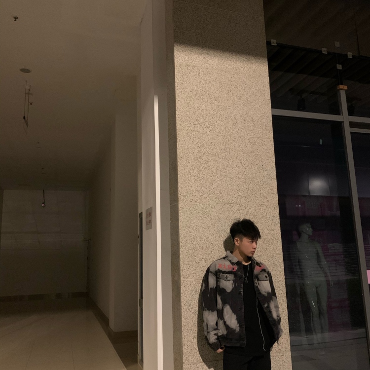 单杀吕布-浙江省·杭州市·江干区-快手-可接买家秀照片 有过不少经验 不接视频哦,会修图调色 配合度极高,根据商家的要求来配合完成好任务。随时在线,欢迎询问