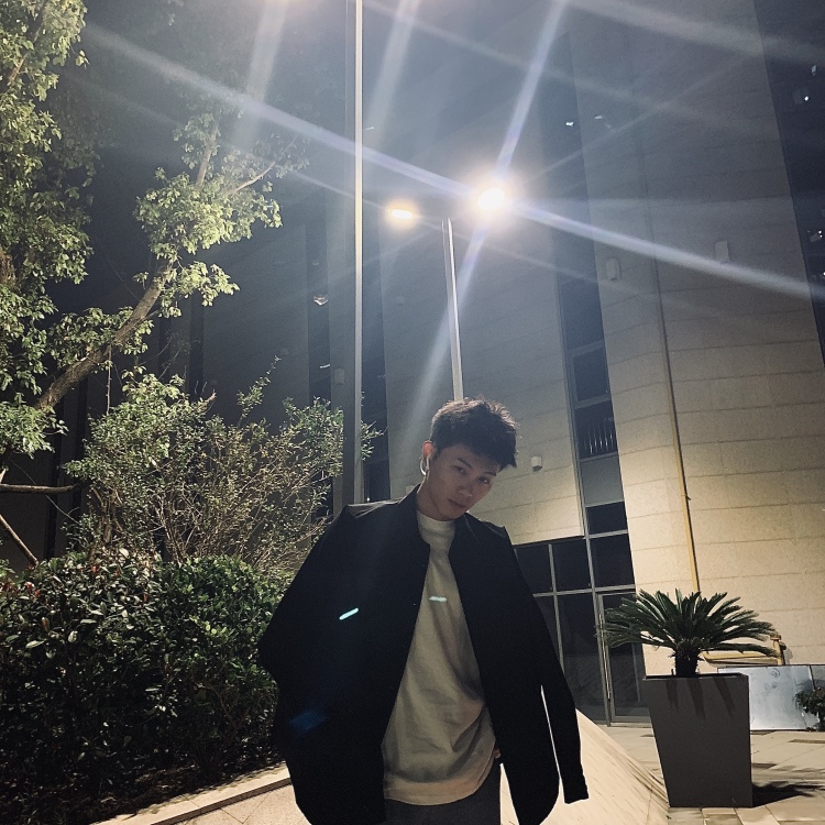 单杀吕布-浙江省·杭州市·江干区-快手-可接买家秀照片 有过不少经验 不接视频哦,会修图调色 配合度极高,根据商家的要求来配合完成好任务。随时在线,欢迎询问