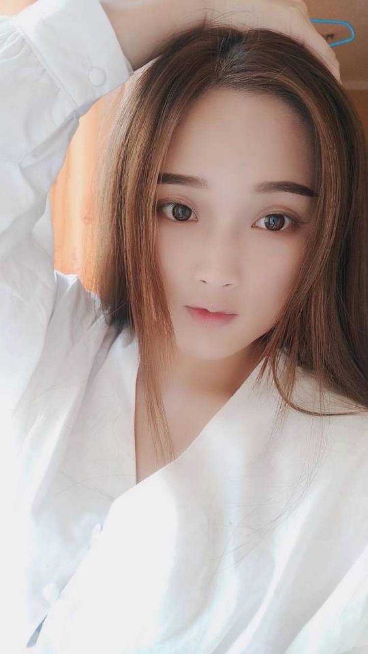 A💗糖甜田💋-山西省·运城市·稷山县--职业:学生
兴趣爱好:吉他
接单服务范围:买家秀、店铺代播