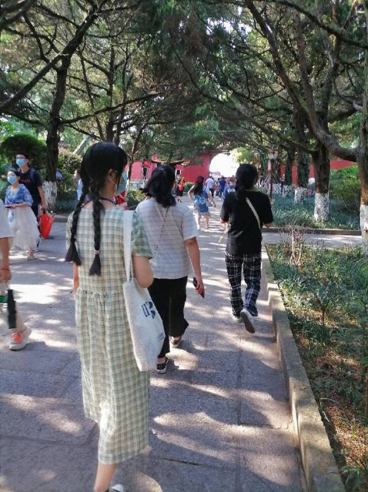 理子吃不胖-湖南省·衡阳市·祁东县-***-我是一名美术生 ，学的美术专业 爱好摄影会P图修图，初来乍到，请多多关照