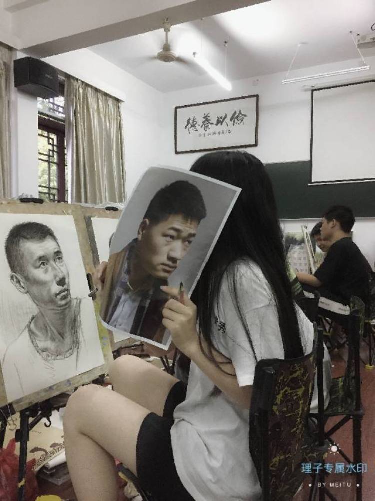 理子吃不胖-湖南省·衡阳市·祁东县-***-我是一名美术生 ，学的美术专业 爱好摄影会P图修图，初来乍到，请多多关照