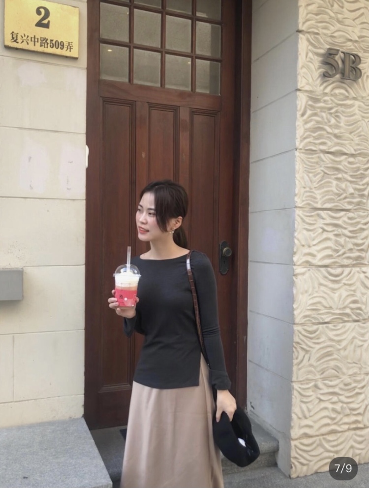 FGG-上海市·上海市·宝山区-***,微博-擅长拍照和P图,有比较强的网感,图片符合大众审美。身材比例不错,颜值看着舒服。执行速度快,能力强