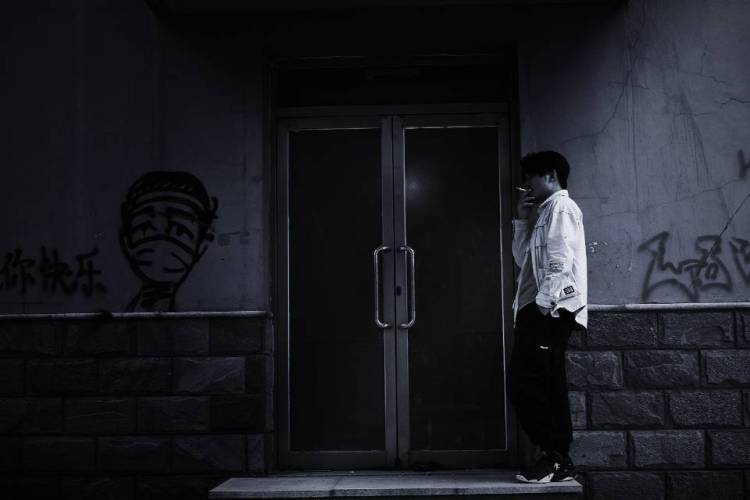 三点零-辽宁省·沈阳市·沈北新区--兼职约拍,不是太需要这份兼职为我赚多少钱,只是想利用能力为自己找点事情做,找我约拍的话请先发给我你个人的兴趣爱好和约拍地址,每个人最美/最帅的时候都在其不经意间和认真的时候,谢谢理解,非诚勿扰,价格可