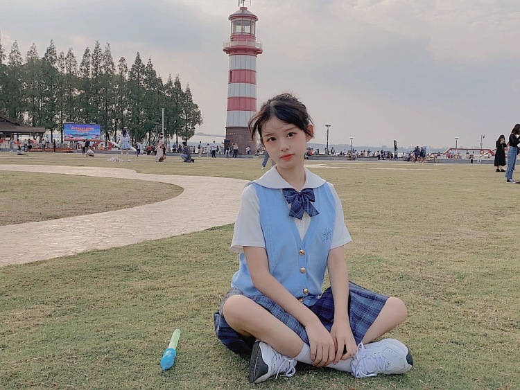 抬杠选手🧸-安徽省·马鞍山市·雨山区-快手-接受短视频带货 主播卖货 买家秀 都可以
性格开朗活泼 身高168 体重49