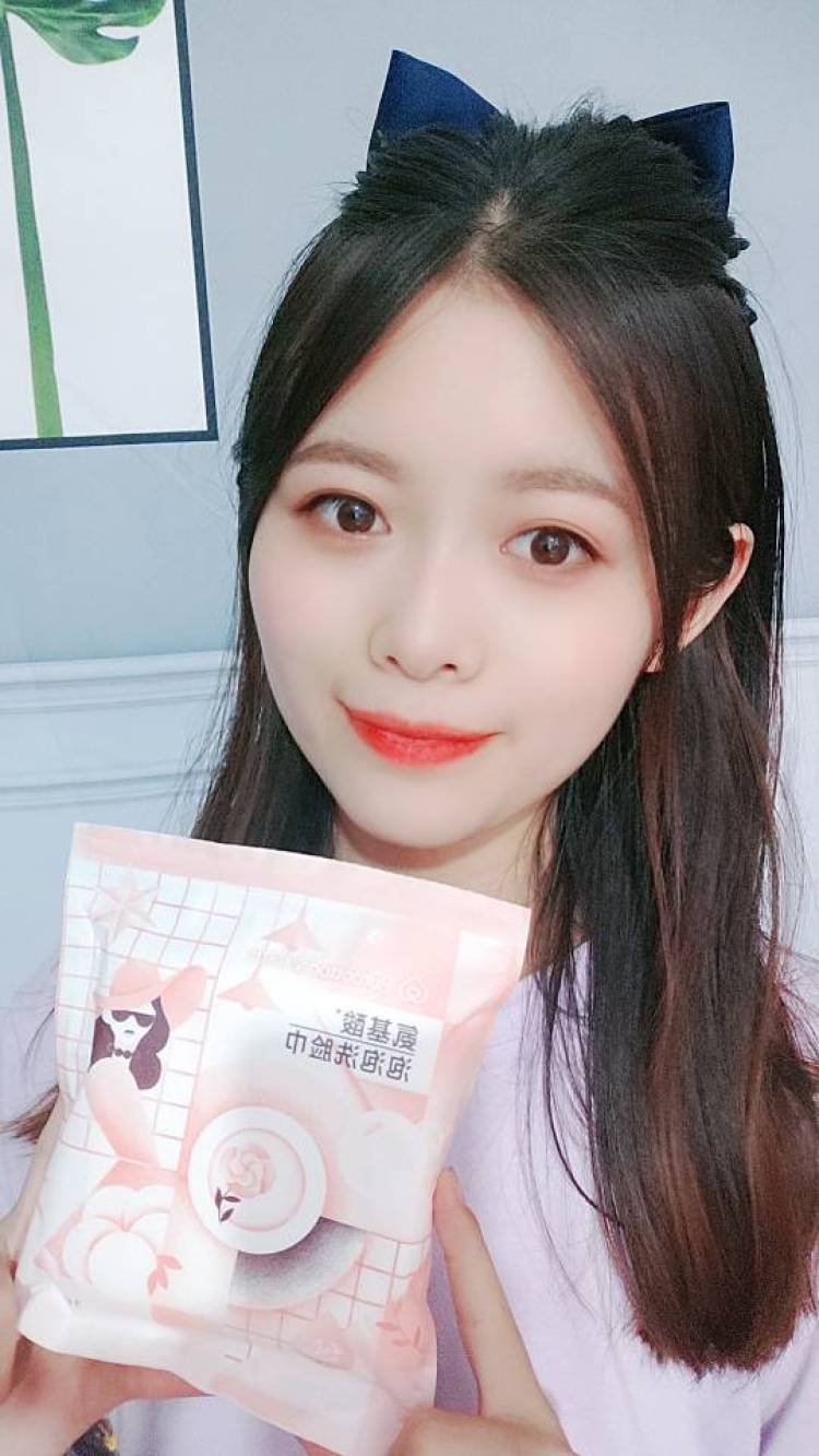 佳佳-山东省·潍坊市·诸城市--哈喽各位品牌爸爸们你们好,我是佳佳,女,年龄21岁,平时拍一些美妆,穿搭,美食类的产品拍摄和剪辑,目前我没有开设自己的抖音号,拍摄的视频是帮商家上传到淘宝及***页面,合作过得有全棉时代,美国伯特小蜜