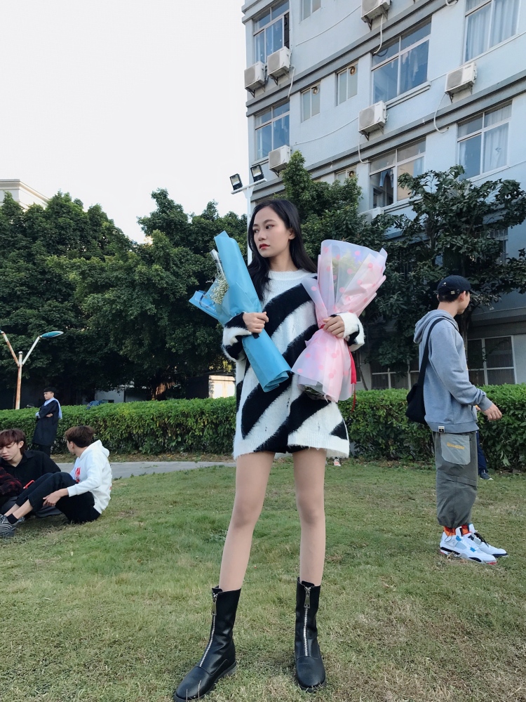 SiMi-广东省·广州市·天河区-抖音-职业:模特助教;舞蹈助教
兴趣爱好:模特与舞蹈
梦想:专业平面模特
接单范围:买家秀,短视频带货,短视频微电影创作,网红店探店打卡,平面模特兼职。