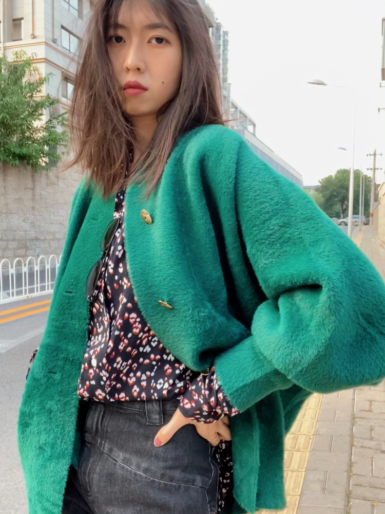 Poppy👣-北京市·北京市·东城区-***-***目前粉丝近五千
喜欢内衣睡裙分享
有格调 不low 不yellow 不色情
带货分享
身材好 粉丝活跃
喜欢我就去***看看“拖鞋公主”吧