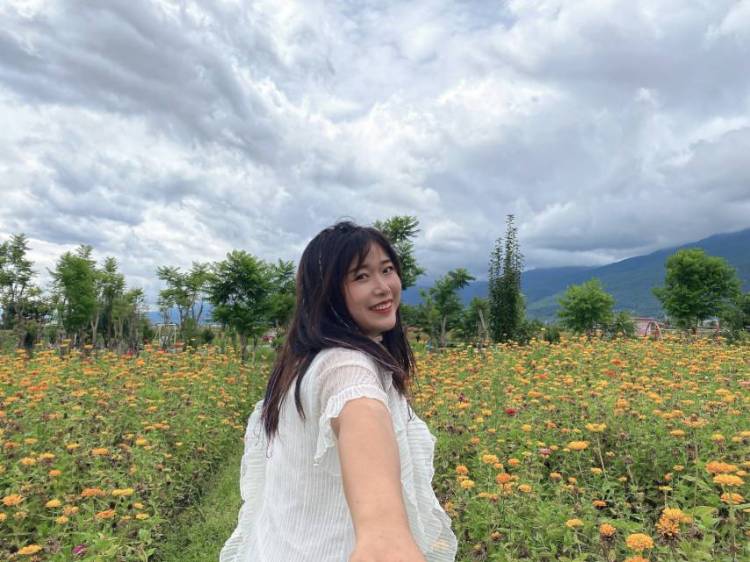 Te Fuir-山东省·潍坊市·昌邑市-抖音，***-哈喽，你好，我今年27岁了，老阿姨一枚，我喜欢旅游，但是穷，所以去的地方很少，来到这里想找个事情做一下。我是知道胖mm，做大码女装的可以联系我。短视频带货也是没问题的。还养了一只小柯基，关于宠物的也可