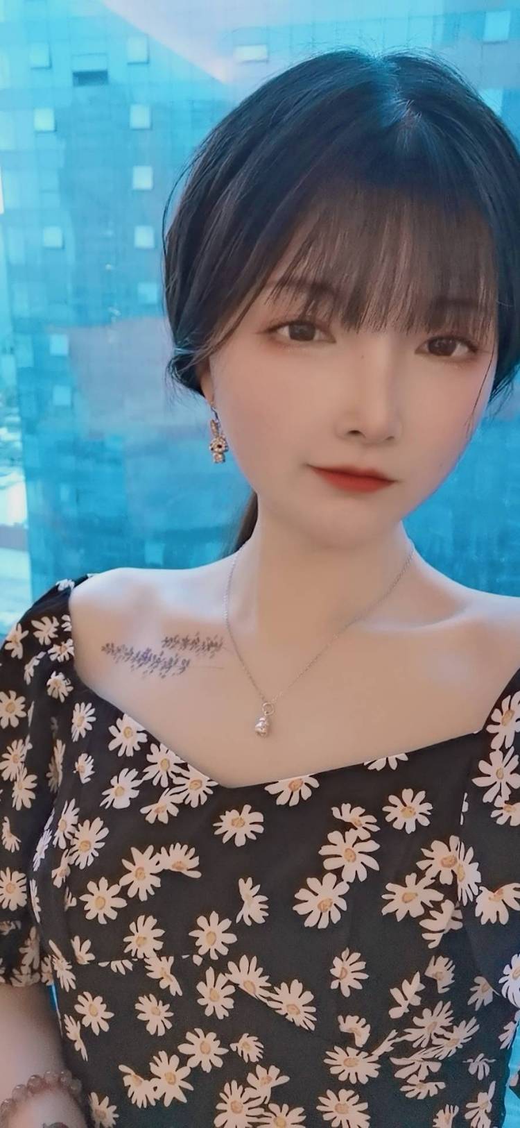 🍰 小心语-四川省·成都市·青羊区-抖音,新浪微博,美图秀秀-我净身高154 体重87斤,平时比较爱拍照,探店,我也可以接受寄拍,开箱测评。